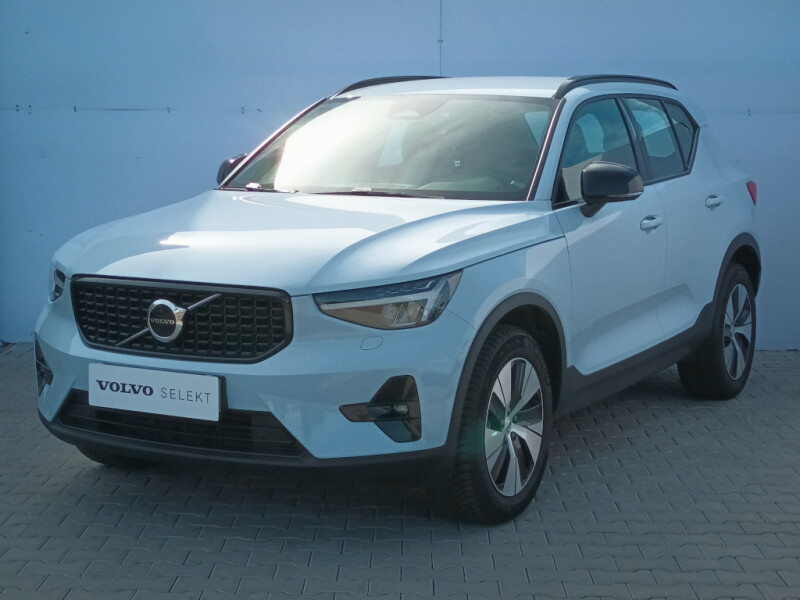 Volvo XC40 PLUS DARK