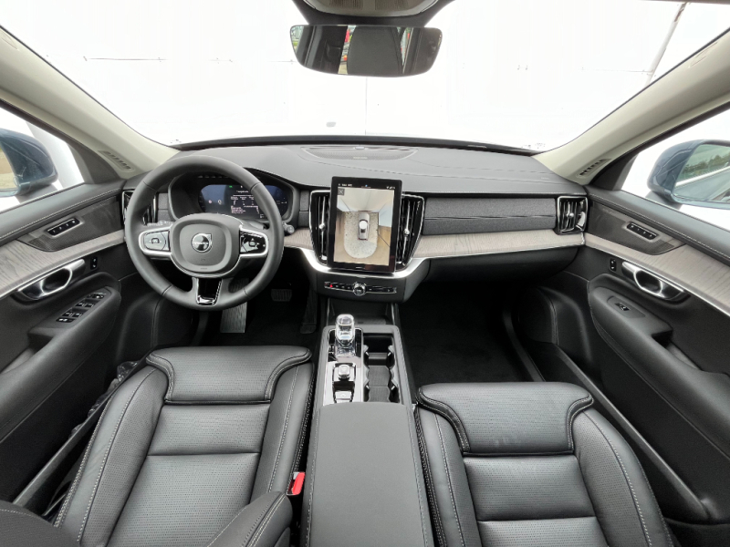 Volvo XC90 PLUS DARK