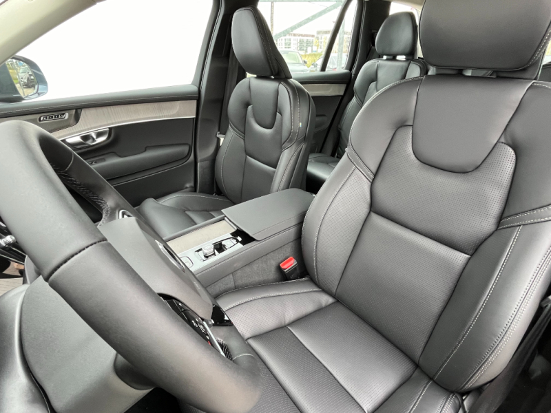 Volvo XC90 PLUS DARK