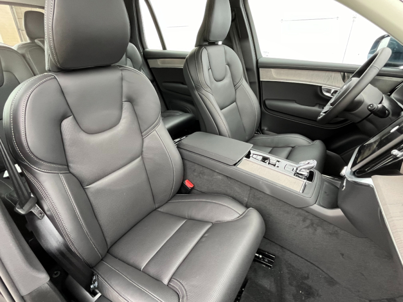 Volvo XC90 PLUS DARK